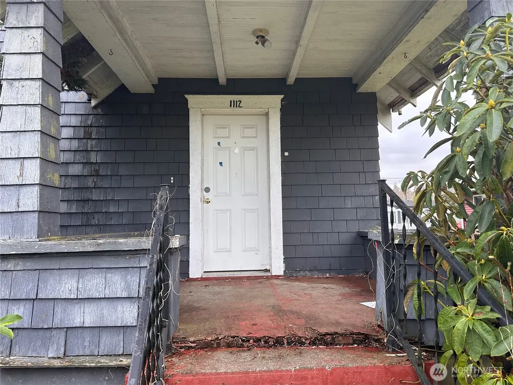 1112 4th Street Cosmopolis WA 98537