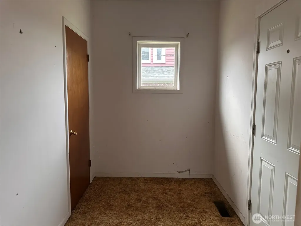 1112 4th Street Cosmopolis WA 98537