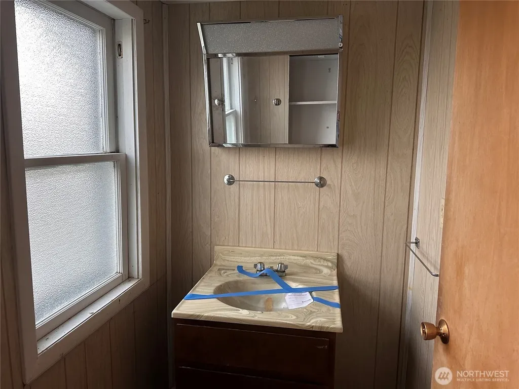1112 4th Street Cosmopolis WA 98537