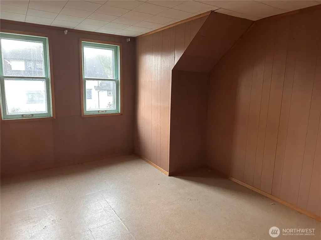 1112 4th Street Cosmopolis WA 98537