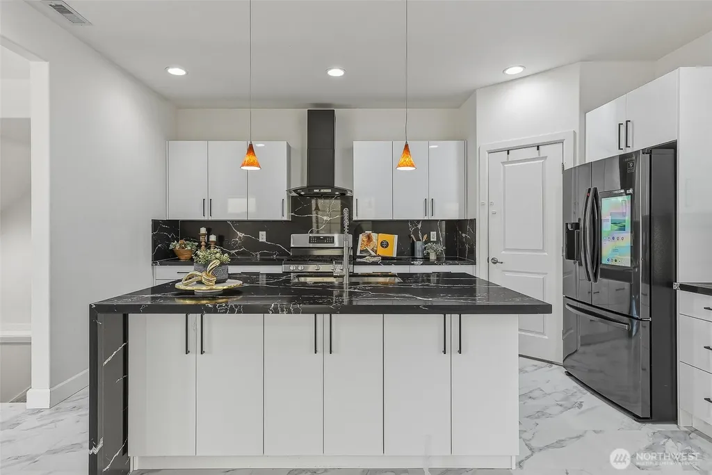 20042 94th Avenue NE Bothell WA 98011