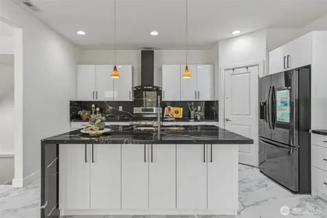 20042 94th Avenue NE Bothell WA 98011