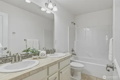 20042 94th Avenue NE Bothell WA 98011