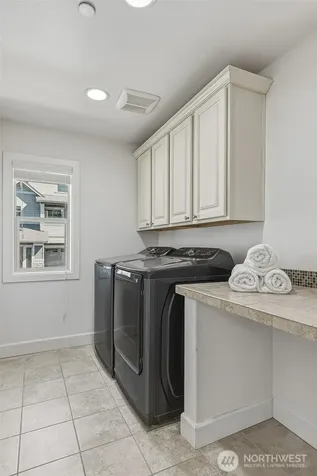 20042 94th Avenue NE Bothell WA 98011