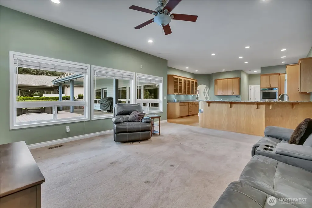 2504 5th Street NW Gig Harbor WA 98335