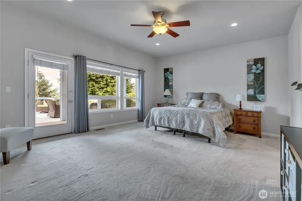 2504 5th Street NW Gig Harbor WA 98335