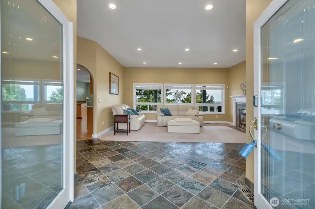 2504 5th Street NW Gig Harbor WA 98335