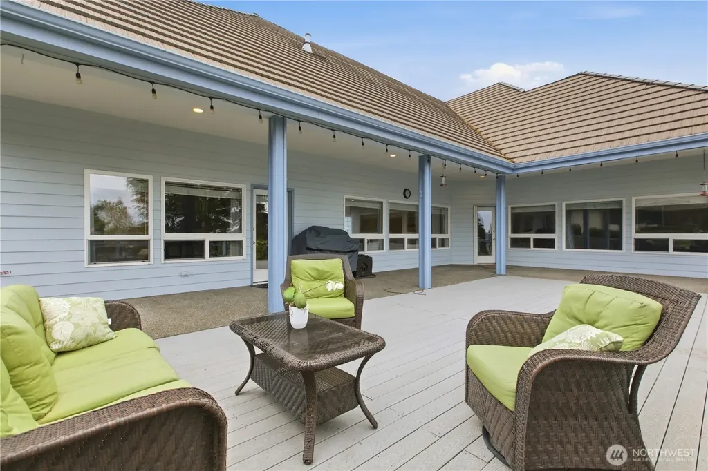 2504 5th Street NW Gig Harbor WA 98335