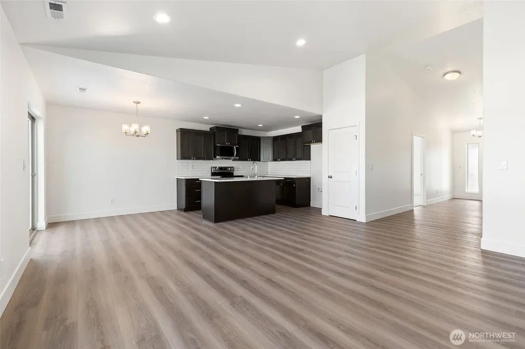 312 N Montana Street Moses Lake WA 98837