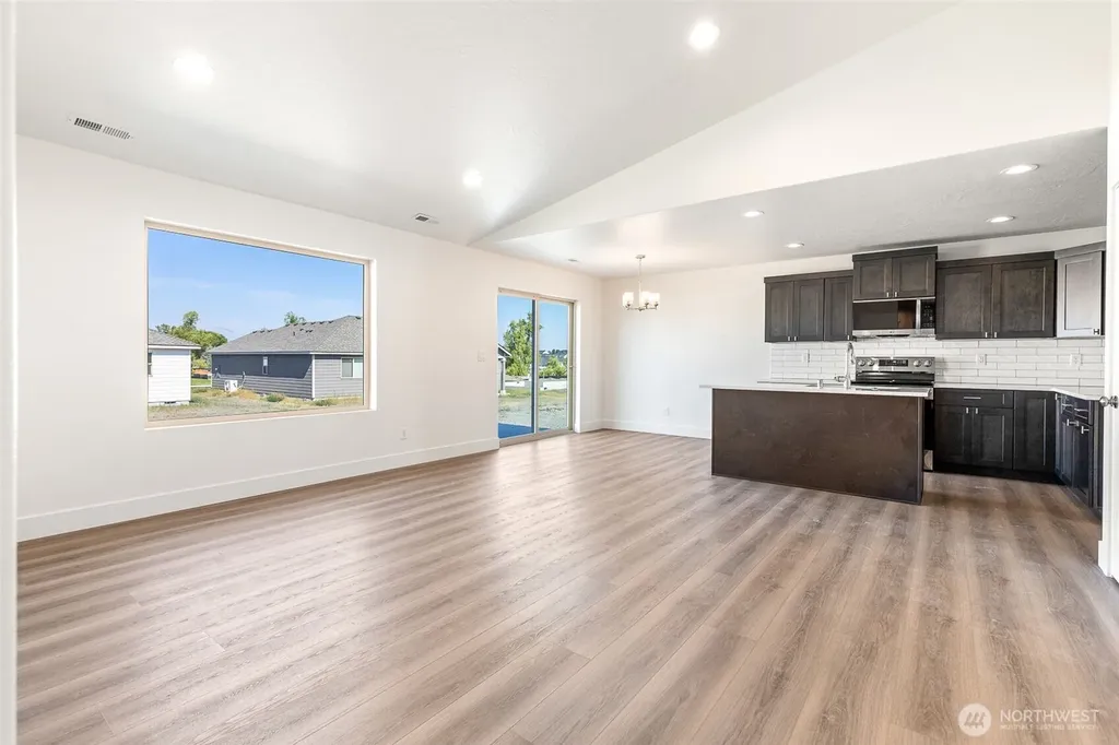 312 N Montana Street Moses Lake WA 98837