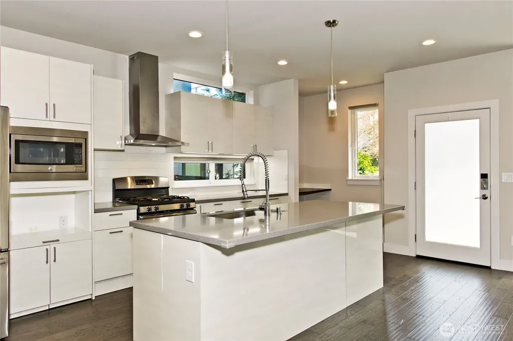 1471 14th Place NE Issaquah WA 98029