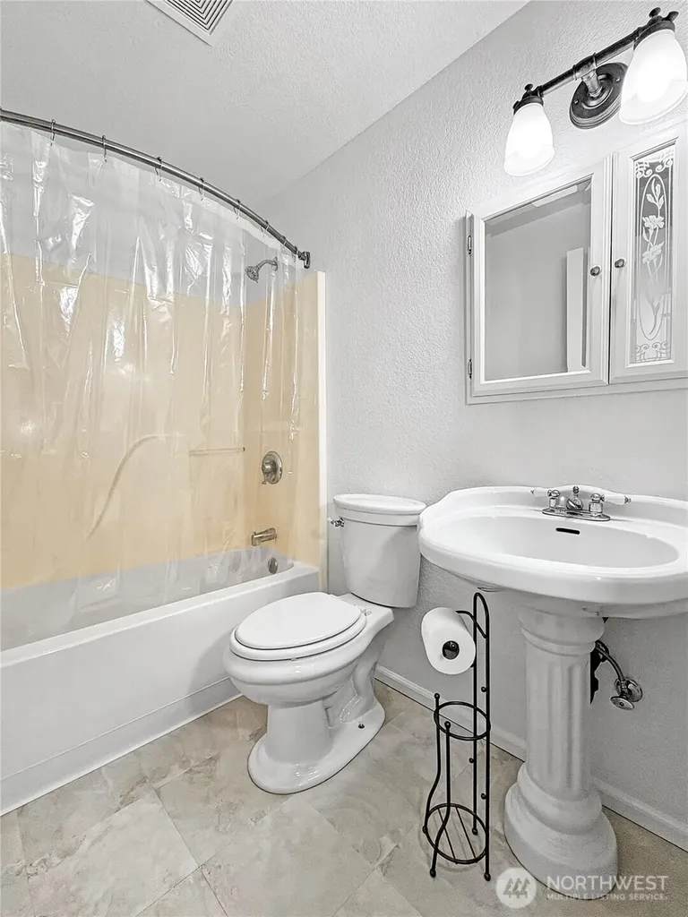 8016 Wood Ibis Drive SE Olympia WA 98513