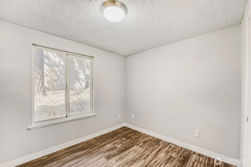 34214 1st Place S Federal Way WA 98003