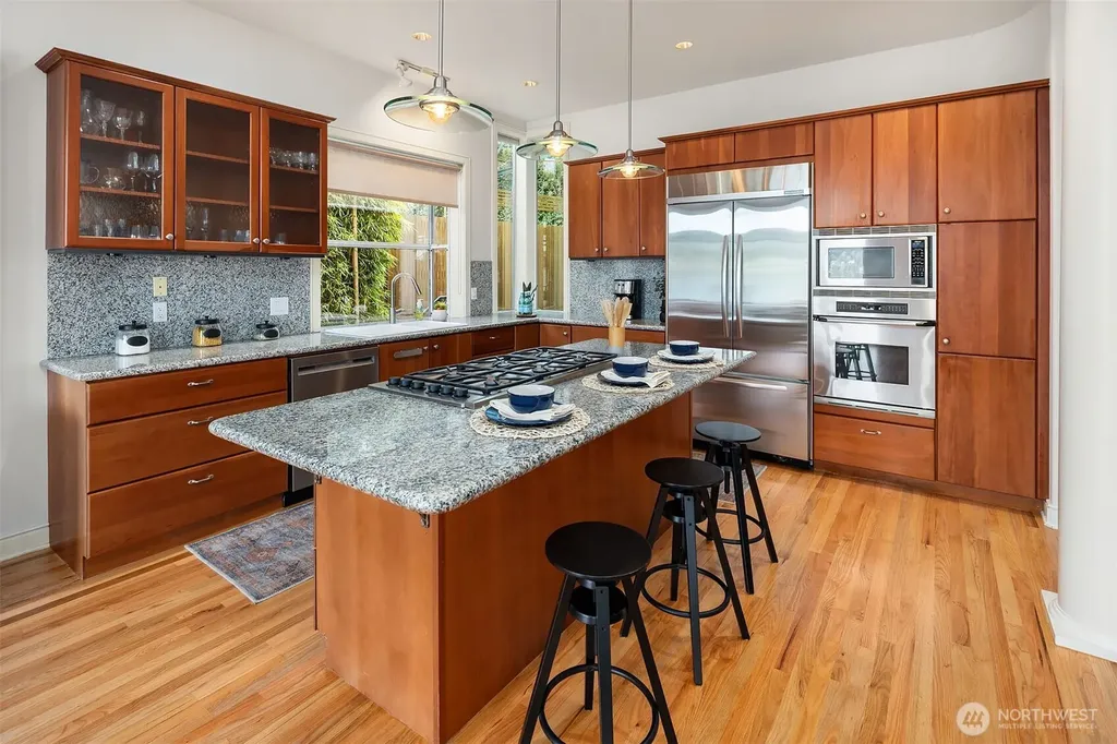 8418 Island Drive S Seattle WA 98118