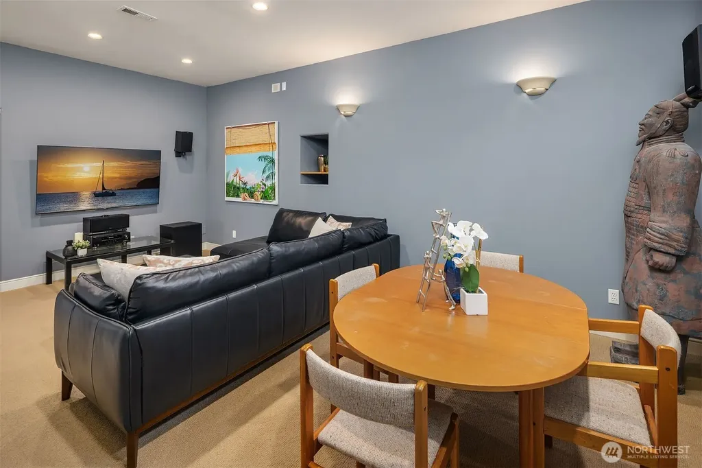 8418 Island Drive S Seattle WA 98118