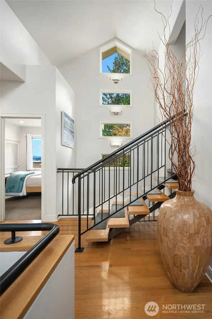 8418 Island Drive S Seattle WA 98118
