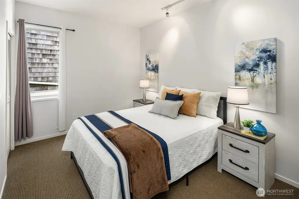 8418 Island Drive S Seattle WA 98118