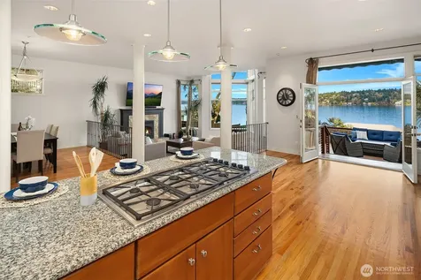 8418 Island Drive S Seattle WA 98118
