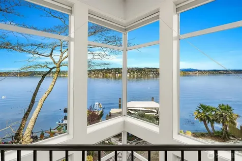 8418 Island Drive S Seattle WA 98118
