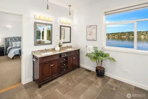 8418 Island Drive S Seattle WA 98118