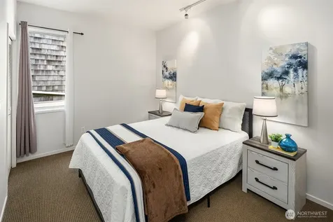 8418 Island Drive S Seattle WA 98118