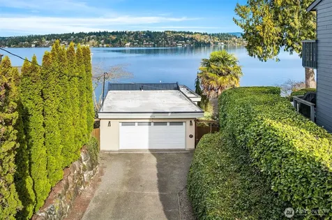 8418 Island Drive S Seattle WA 98118