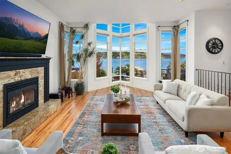 8418 Island Drive S Seattle WA 98118