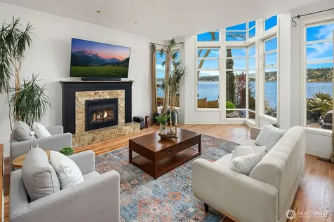 8418 Island Drive S Seattle WA 98118