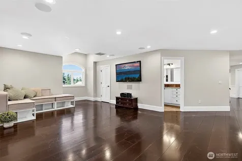 34529 5th Place SW Federal Way WA 98023