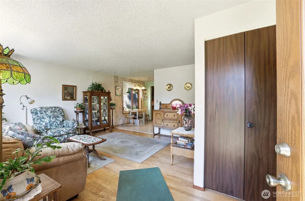 8716 NE 135th Place Kirkland WA 98034