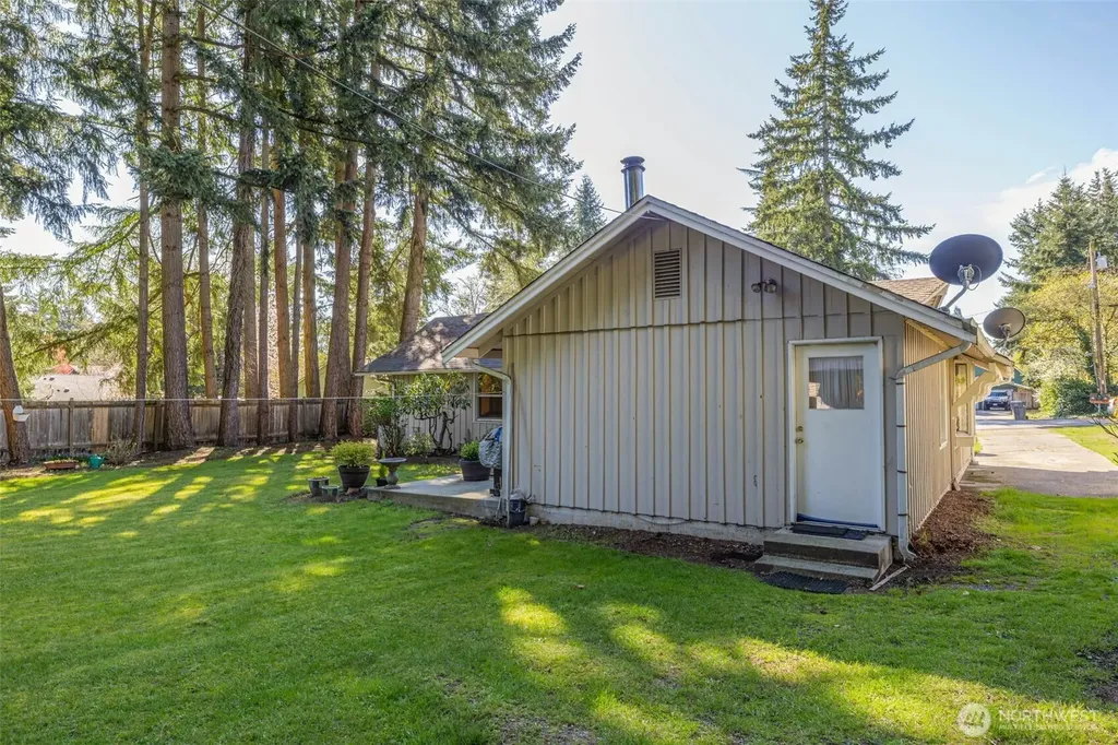8716 NE 135th Place Kirkland WA 98034