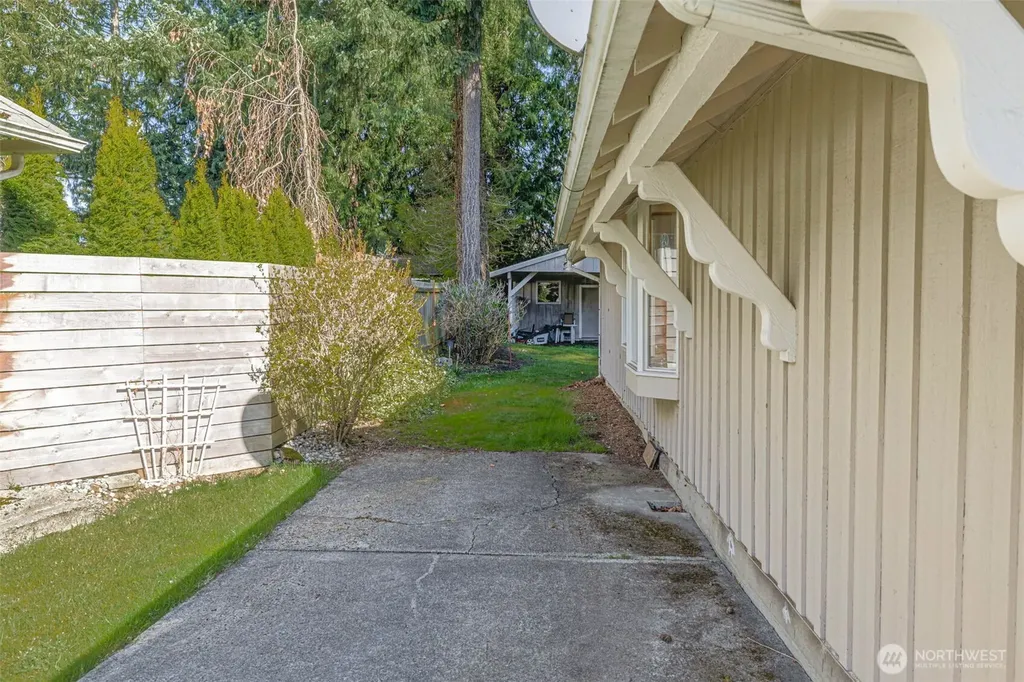 8716 NE 135th Place Kirkland WA 98034