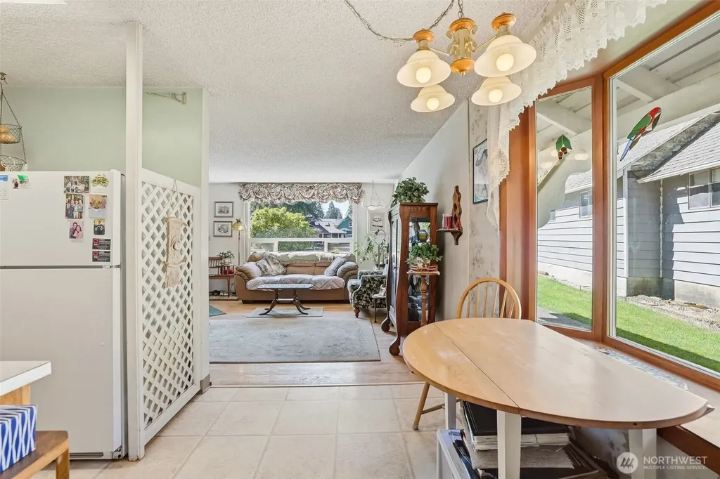 8716 NE 135th Place Kirkland WA 98034
