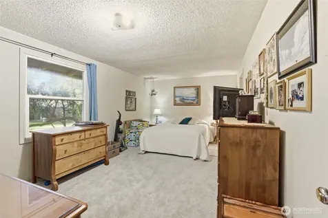 8716 NE 135th Place Kirkland WA 98034