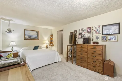 8716 NE 135th Place Kirkland WA 98034