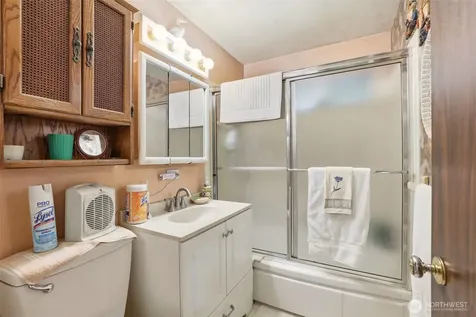 8716 NE 135th Place Kirkland WA 98034