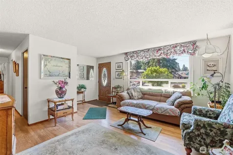 8716 NE 135th Place Kirkland WA 98034