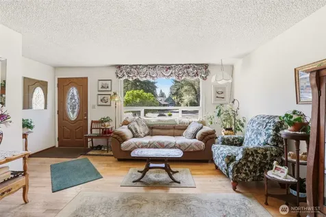 8716 NE 135th Place Kirkland WA 98034