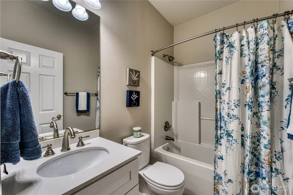 7061 SW Dunraven Lane Port Orchard WA 98367