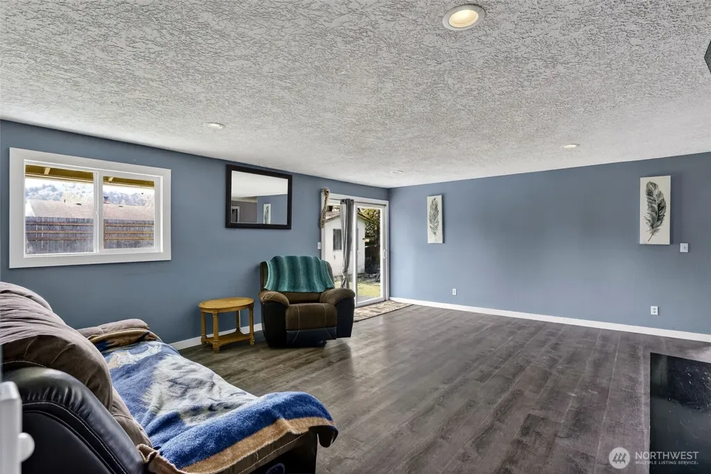 3815 Cherrywood Street Longview WA 98632