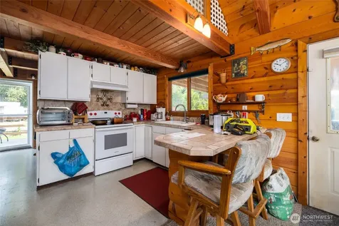 23704 Cove Road Sedro Woolley WA 98284
