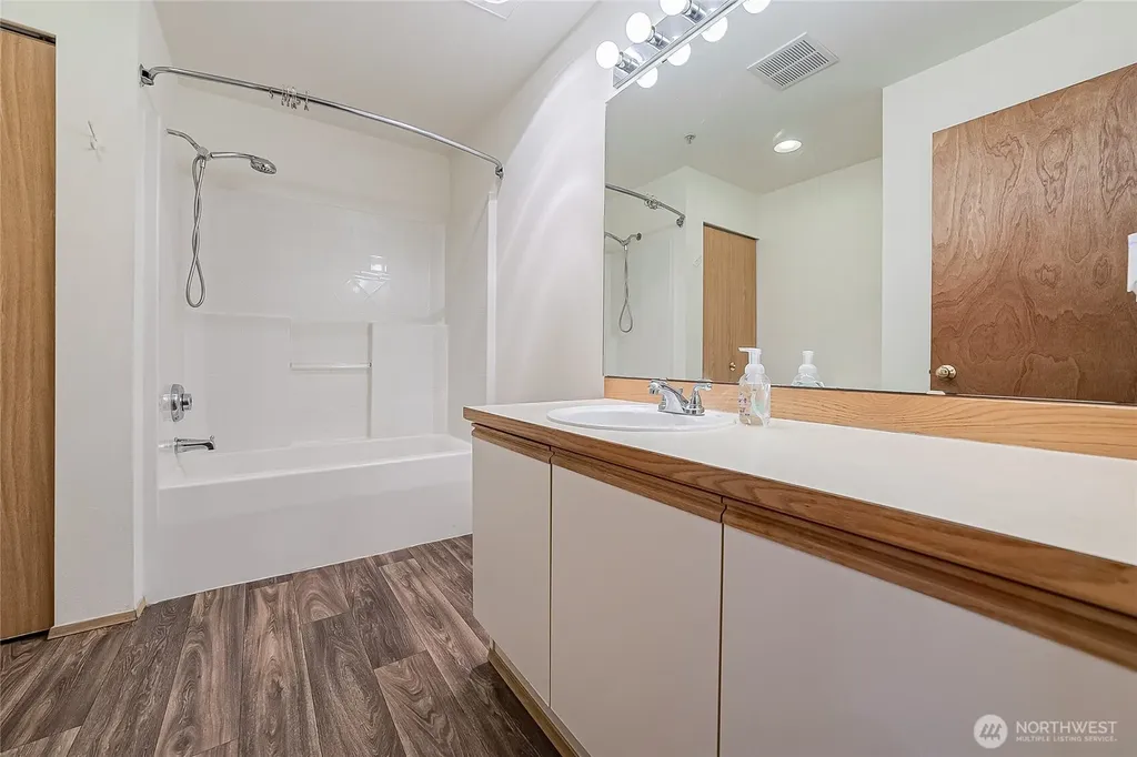 23210 59th Street S Kent WA 98032