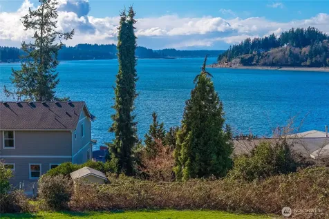 4123 8th Street NW Gig Harbor WA 98335