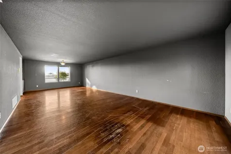 4123 8th Street NW Gig Harbor WA 98335