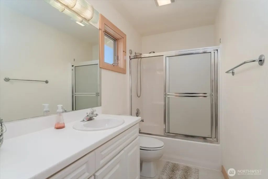 1606 S Lakeshore Road Chelan WA 98816