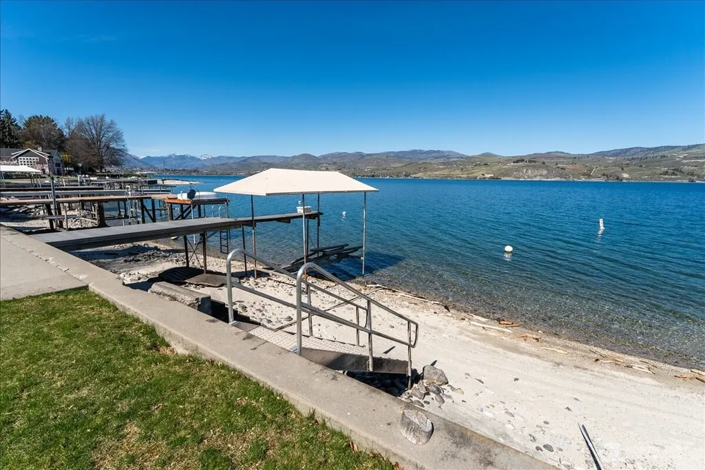 1606 S Lakeshore Road Chelan WA 98816