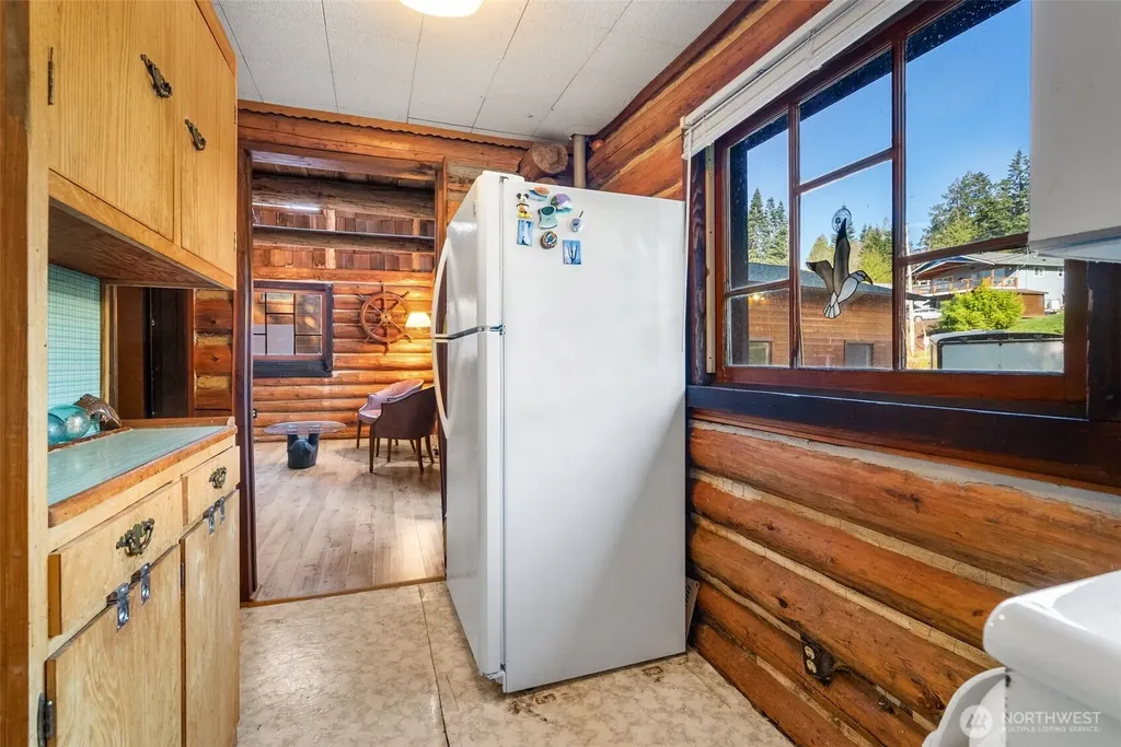 9905 Mariner Drive NW Olympia WA 98502