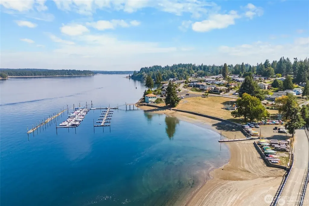 9905 Mariner Drive NW Olympia WA 98502