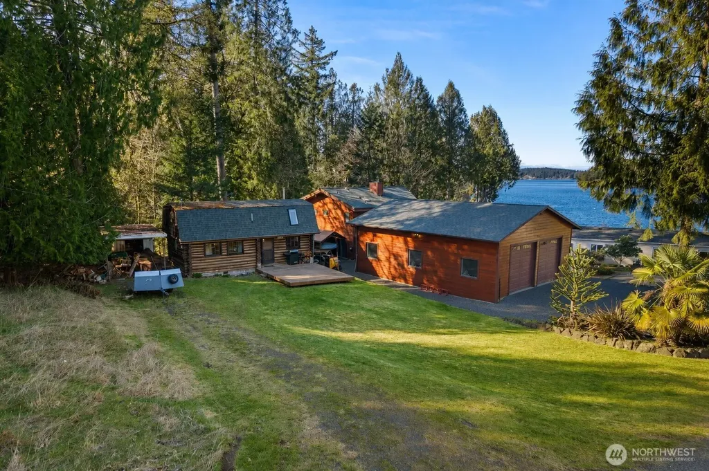 9905 Mariner Drive NW Olympia WA 98502