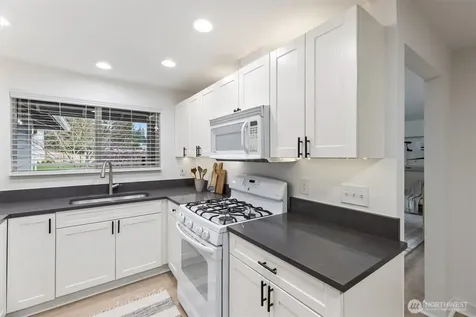 10009 161st Avenue NE Redmond WA 98052